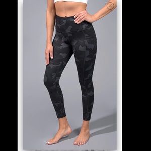 Yogalicious LUX camo leggings NWT